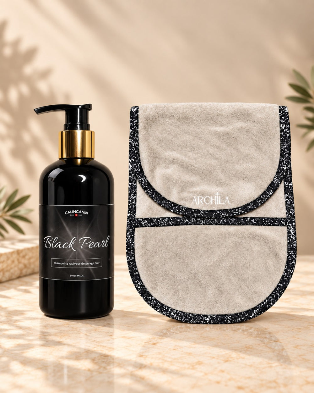 Coffret shampoing Black Pearl pour chien à poils noirs et serviette de bain beige et noir - Calin Canin