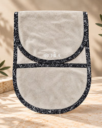 Hunde-Badetuch mit Taschen für die Hände, Farbe Beige & Schwarz - Calin Canin